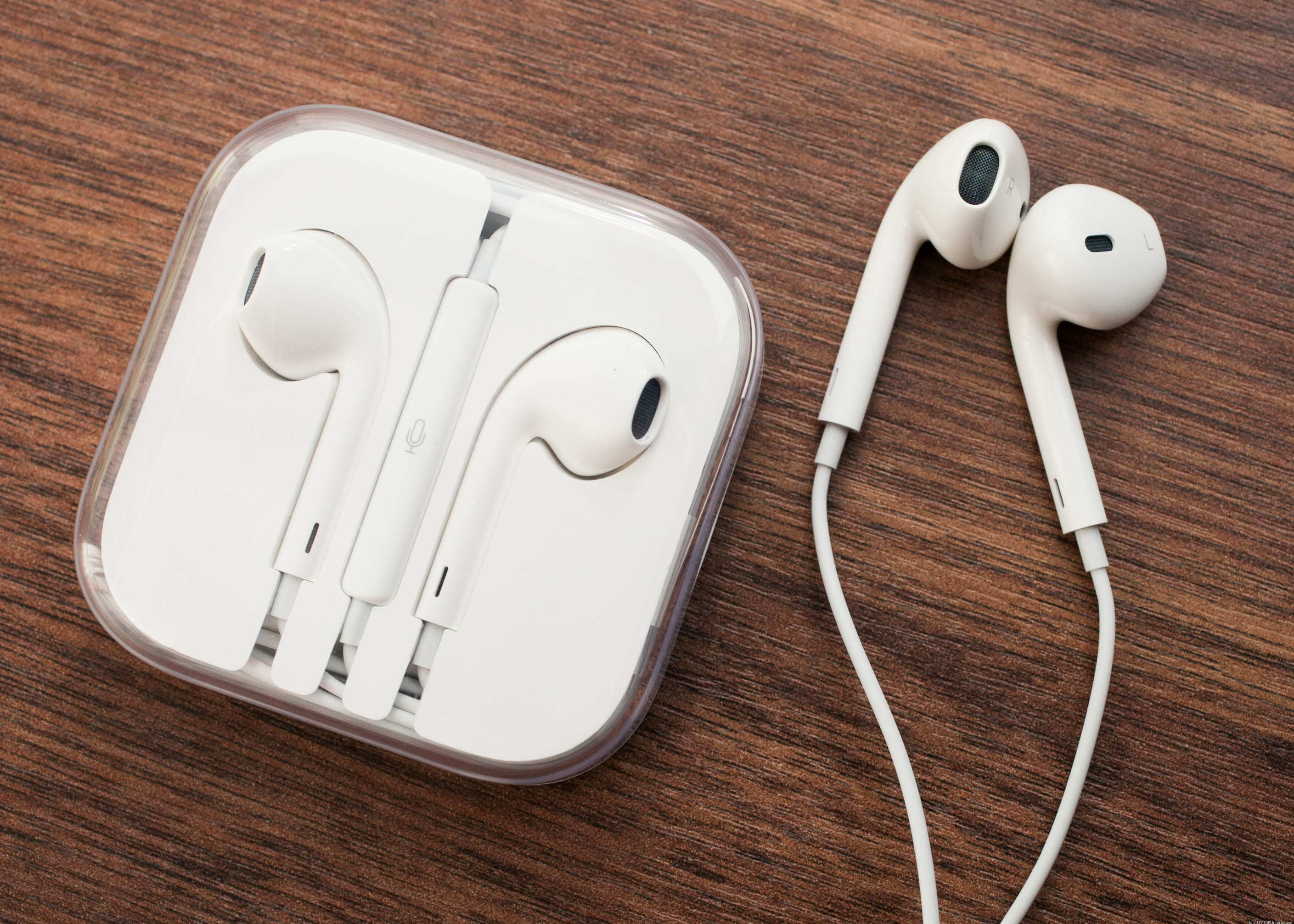 Оригинал наушников apple. Apple Earpods 3.5. Apple Earpods с разъёмом 3,5 мм. Проводные наушники Apple Earpods. Наушники Эппл аирподс.